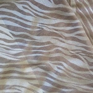 Scarf 30% silk 70% viscose animal print NEW